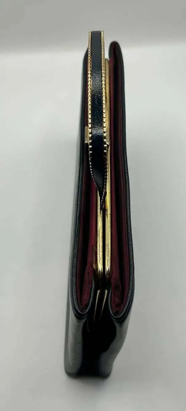 Vintage Andé Black Frame Handbag with Gold Tone Hardware - Picture 5 of 9